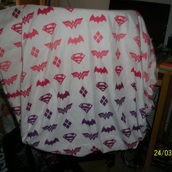 Twin Size DC Superhero Girls polyester Sheet Set-Good Condition - Picture 5 of 6